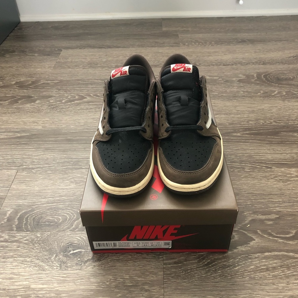(UA) Air Jordan x Cactus Jack 1 Low